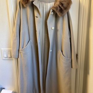 Elegant Beige Coat with Fur Collar